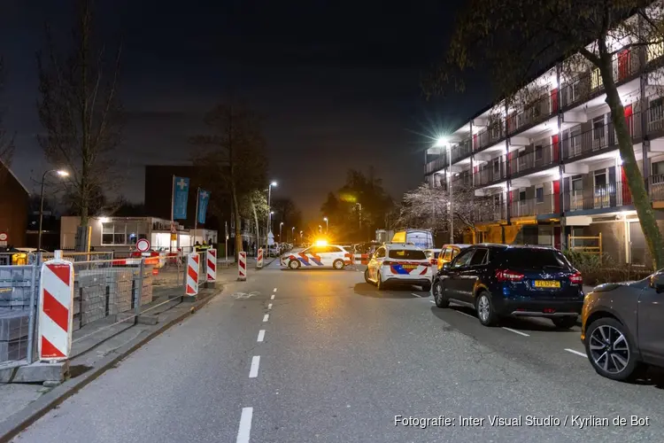 Politie doet onderzoek bij buurthuis in Haarlem